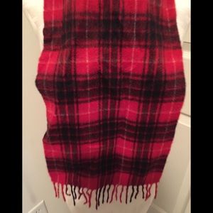 100% cashmere men’s scarf Target print ad item..
